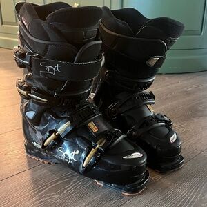 Rossignol 3 Soft Women’s Ski Boots Mondo Sizing 25.5 (Women’s 8.5 approx)